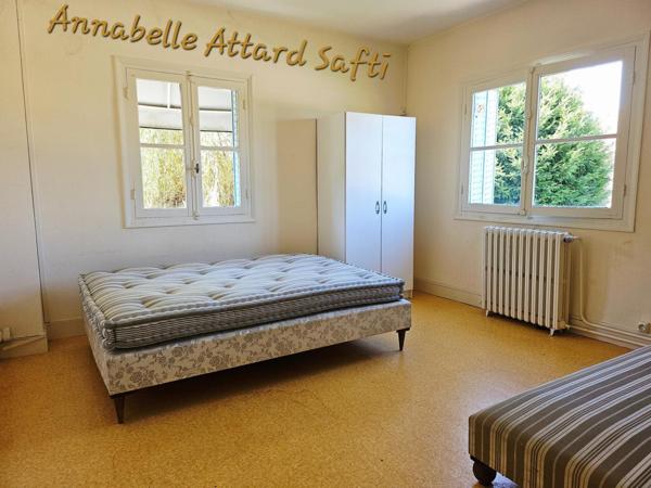 Ensemble rare de 2 maisons avec fort potentiel, piscine et sauna