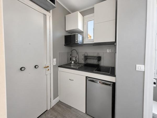 Appartement à vendre 260 000 € Paris 15 1 pièce 23 m² DPE F