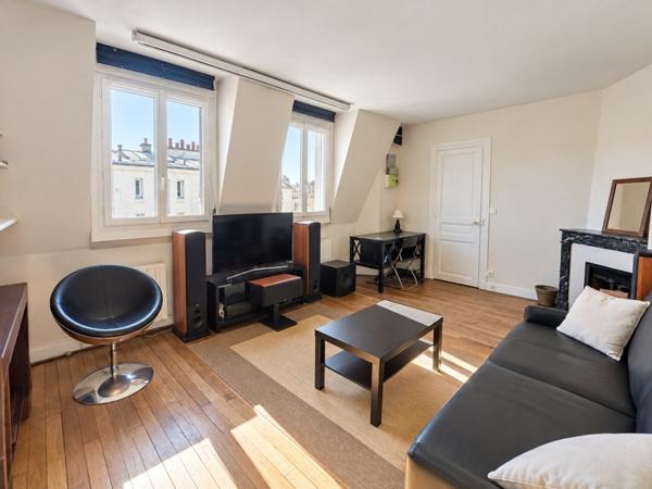 Appartement à vendre 260 000 € Paris 15 1 pièce 23 m² DPE F