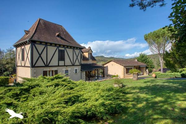 Maison à vendre |  Les Eyzies-de-Tayac-Sireuil |  9 pièces | 160 m²