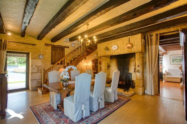 Maison à vendre |  Les Eyzies-de-Tayac-Sireuil |  9 pièces | 160 m²