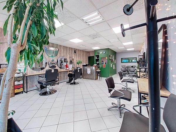 Salon de coiffure plein centre commercial Pierrelatte