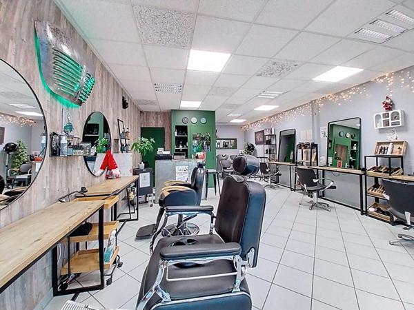 Salon de coiffure plein centre commercial Pierrelatte