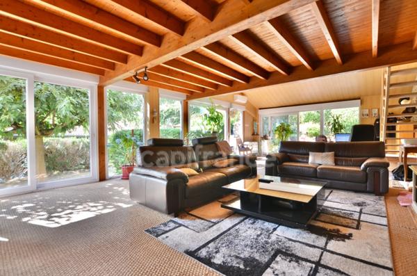 PROPRIÉTÉ EN PIERRE 545 M2, TERRAIN ARBORÉ DE 6972 M2, ANCIEN MOULIN, GÎTE, APPARTEMENT, MAISON, STUDIO, 15 CHAMBRES, DÉPENDANCES, GARAGE, FIBRE OPTIQUE, PUITS PANNEAUX SOLAIRES