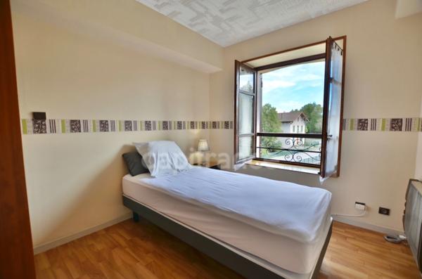 PROPRIÉTÉ EN PIERRE 545 M2, TERRAIN ARBORÉ DE 6972 M2, ANCIEN MOULIN, GÎTE, APPARTEMENT, MAISON, STUDIO, 15 CHAMBRES, DÉPENDANCES, GARAGE, FIBRE OPTIQUE, PUITS PANNEAUX SOLAIRES