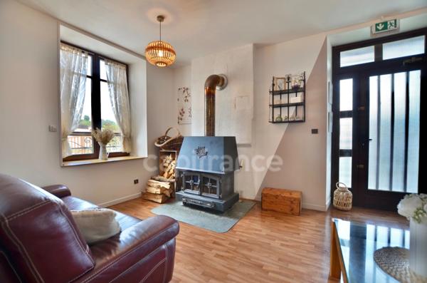 PROPRIÉTÉ EN PIERRE 545 M2, TERRAIN ARBORÉ DE 6972 M2, ANCIEN MOULIN, GÎTE, APPARTEMENT, MAISON, STUDIO, 15 CHAMBRES, DÉPENDANCES, GARAGE, FIBRE OPTIQUE, PUITS PANNEAUX SOLAIRES