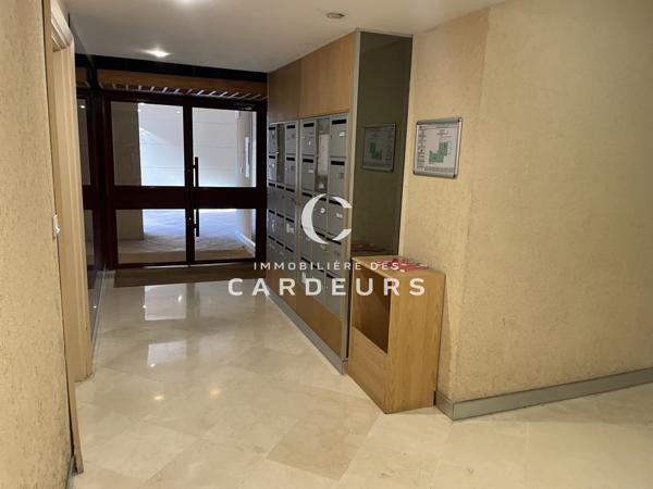 Appartement
                                                                                                                                                                                                                                                                                                                        3 pièce(s)                                                                                                                                                                                                          2 chambre(s)                                                                                                                                                                                                          80  m²