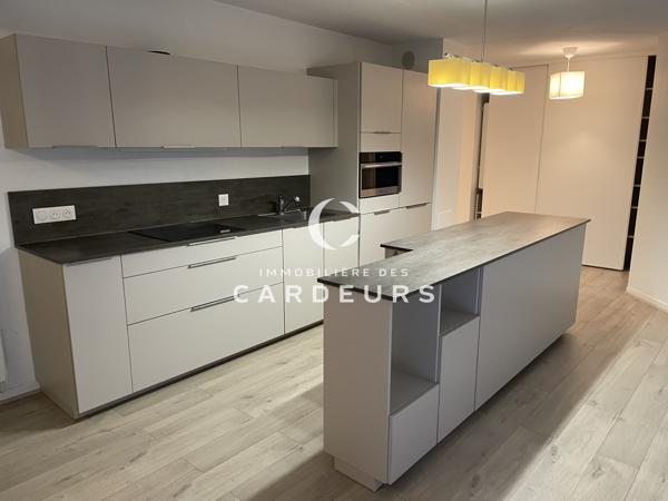 Appartement
                                                                                                                                                                                                                                                                                                                        3 pièce(s)                                                                                                                                                                                                          2 chambre(s)                                                                                                                                                                                                          80  m²