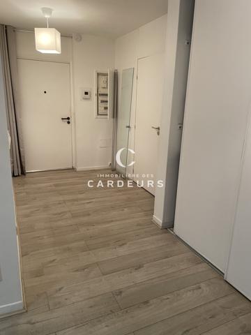 Appartement
                                                                                                                                                                                                                                                                                                                        3 pièce(s)                                                                                                                                                                                                          2 chambre(s)                                                                                                                                                                                                          80  m²