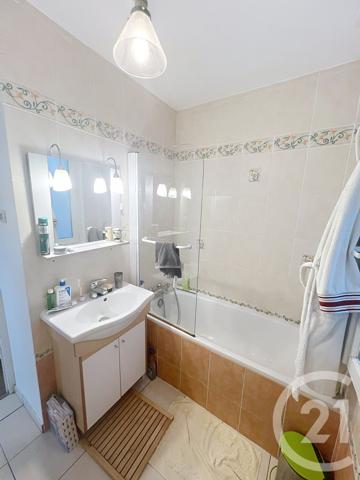 Appartement F2 à vendre  3 pièces - 54,50 m2 PARIS - 75010