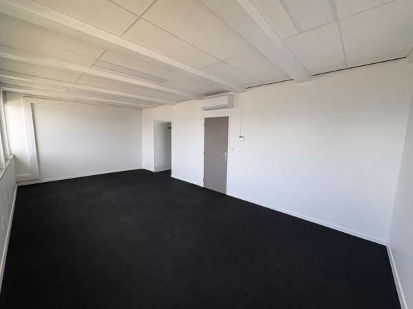 Location bureaux Orléans centre - Proche gare - Plateaux rénovés divisibles avec parkings