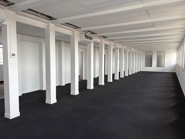 Location bureaux Orléans centre - Proche gare - Plateaux rénovés divisibles avec parkings