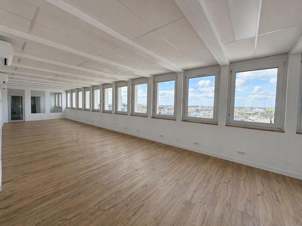 Location bureaux Orléans centre - Proche gare - Plateaux rénovés divisibles avec parkings