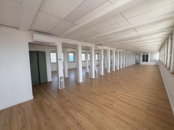 Location bureaux Orléans centre - Proche gare - Plateaux rénovés divisibles avec parkings