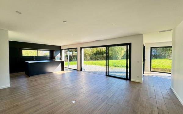 Maison à vendre    4 pièces •  Morlaàs