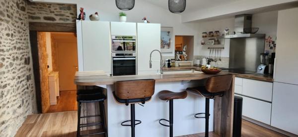 COUP DE COEUR POUR CETTE MAISON DE VILLE RENOVEE !