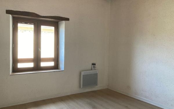 Appartement à louer    4 pièces •  Pomarez