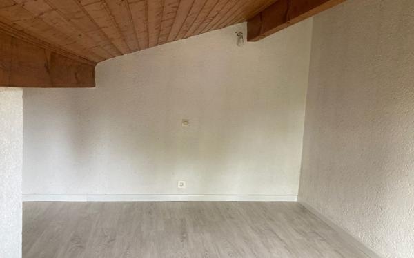 Appartement à louer    4 pièces •  Pomarez