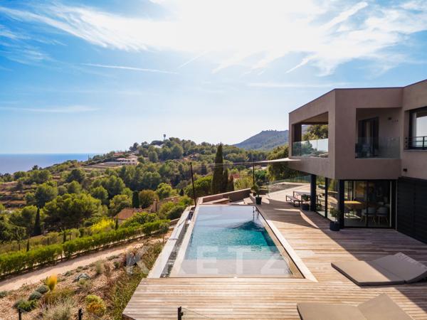 Carqueiranne, villa contemporaine 2021 de 290 m², vue mer panoramique, piscine, 5 suites