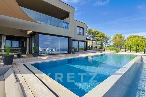 Carqueiranne, villa contemporaine 2021 de 290 m², vue mer panoramique, piscine, 5 suites