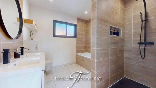 EN EXCLUSIVITE - PLAIN PIED - 4 FACES - 4 CHAMBRES - PISCINE - GARAGE