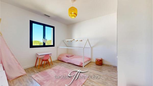 EN EXCLUSIVITE - PLAIN PIED - 4 FACES - 4 CHAMBRES - PISCINE - GARAGE