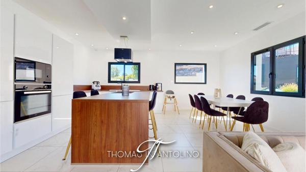 EN EXCLUSIVITE - PLAIN PIED - 4 FACES - 4 CHAMBRES - PISCINE - GARAGE