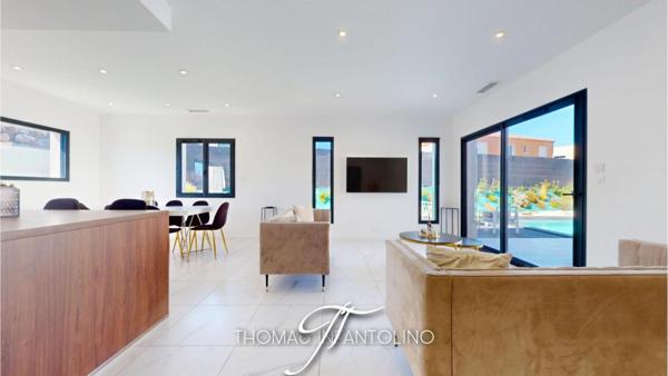 EN EXCLUSIVITE - PLAIN PIED - 4 FACES - 4 CHAMBRES - PISCINE - GARAGE