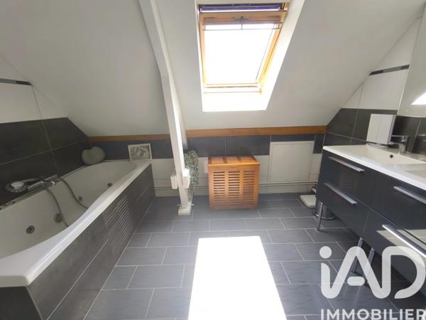 Maison à vendre 7 pièces 170 m² Saint-Étienne-l'Allier