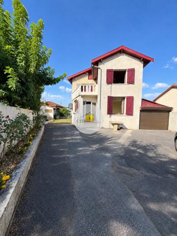 Maison 118 m² à rénover – 3 chambres, balcon, terrain clos de 370 m² et 2 garages Détails des diagnostics énergétiques