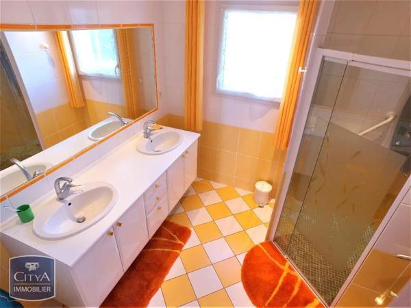 Maison à louer 4 pièces 116.63m² Nonette-Orsonnette (63340)