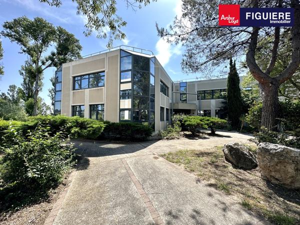 ENVIRONNEMENT AGRÉABLE ET BOISÉ, BUREAUX RÉNOVÉS