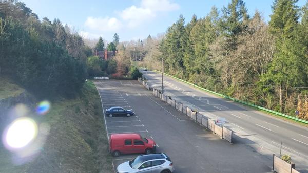 Fonds De Commerce
        
        - 860 m²