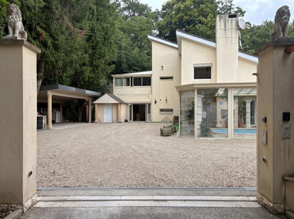 ARNIERES SUR ITON (27180) - Magnifique maison d'architecte d'environ 320 m² habitables - 5 chambres - 1 piscine couverte - 545 500  HAI