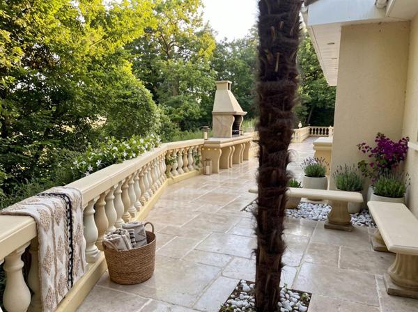 ARNIERES SUR ITON (27180) - Magnifique maison d'architecte d'environ 320 m² habitables - 5 chambres - 1 piscine couverte - 545 500  HAI