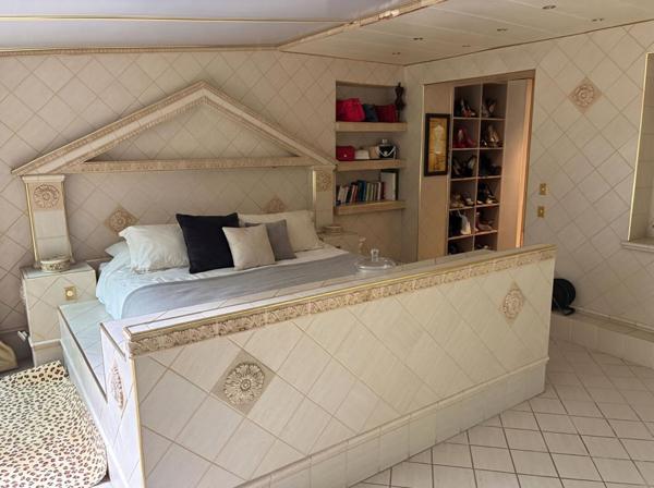 ARNIERES SUR ITON (27180) - Magnifique maison d'architecte d'environ 320 m² habitables - 5 chambres - 1 piscine couverte - 545 500  HAI