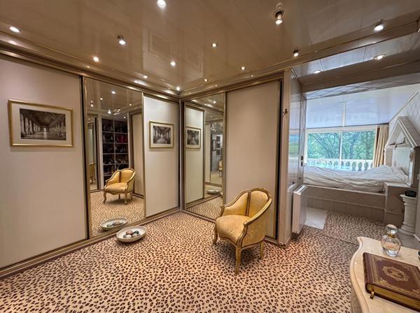 ARNIERES SUR ITON (27180) - Magnifique maison d'architecte d'environ 320 m² habitables - 5 chambres - 1 piscine couverte - 545 500  HAI