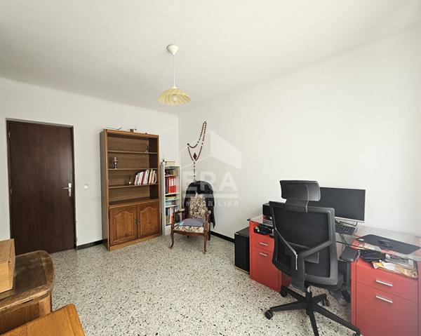 A VENDRE - LANÇON PROVENCE - Maison T6 avec 4 Chambres - sous-sol total - Jardin piscinable