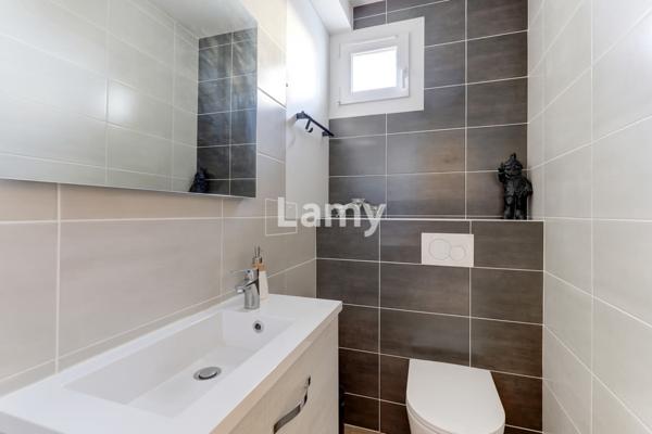 Appartement t5 avec 3 chambres, cave et stationnement