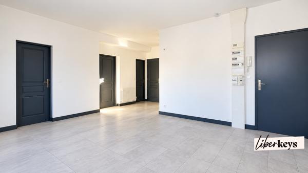 BEAUGENCY (45190) – APPARTEMENT LOUÉ AVEC COUR PRIVATIVE ET CAVE