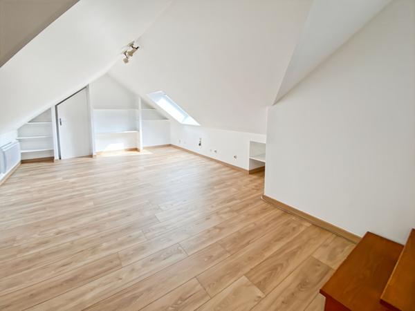 Maison Vaureal 140 m2 avec 4 chambres garage et terrain