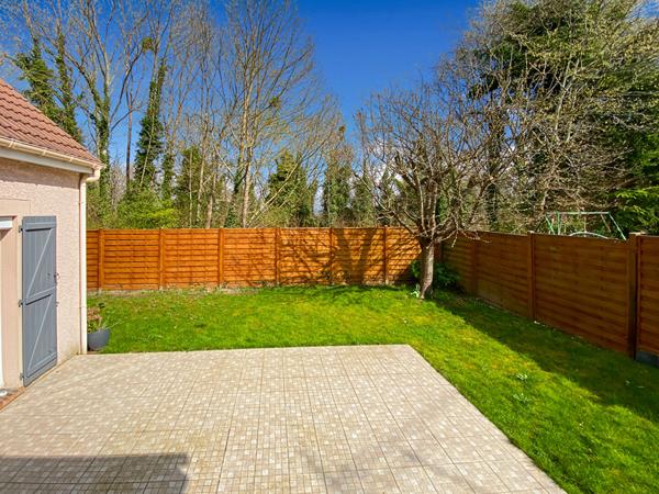 Maison Vaureal 140 m2 avec 4 chambres garage et terrain