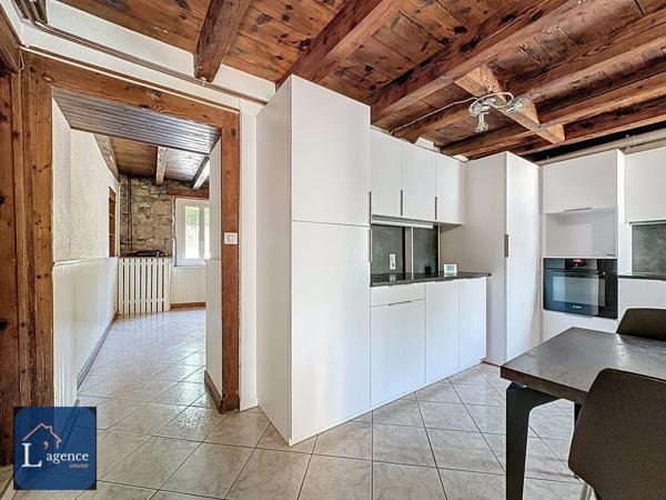 Maison de village 3P mitoyenne au calme jardin avec vue sur le Jura