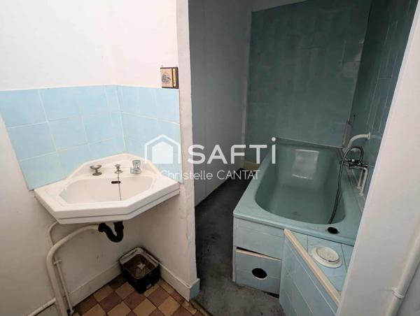 Maison sur sous-sol, 5 pièces, 4 chambres.