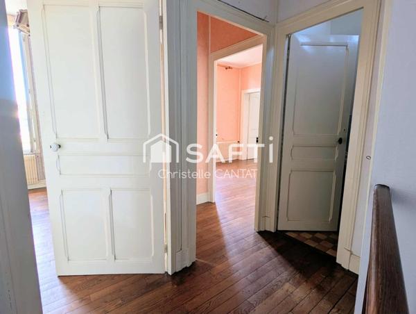 Maison sur sous-sol, 5 pièces, 4 chambres.