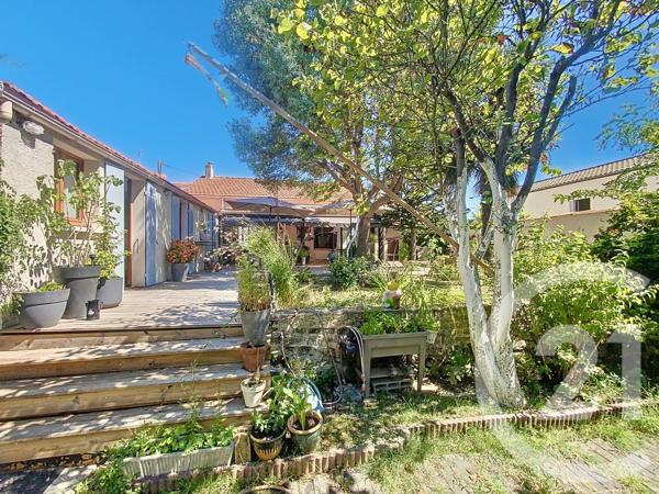 Maison à vendre  5 pièces - 126 m 2   ROCHEFORT  - 17