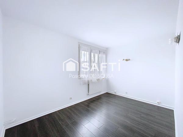 4 pièces en DERNIER ETAGE, très bon état, lumineux