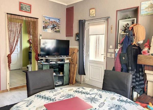 Maison à vendre    4 pièces •  Désertines