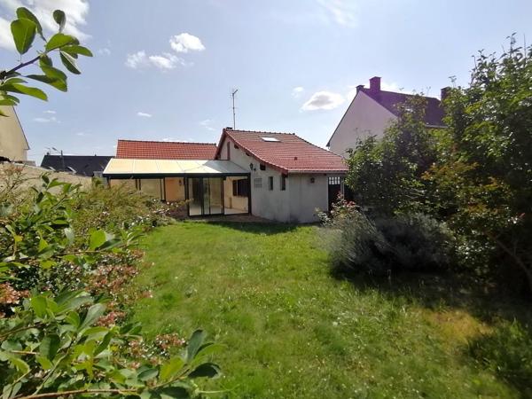 Maison Individuelle de plain pied avec le jardin de 990 m²