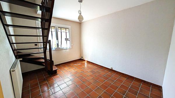 Maison Individuelle de plain pied avec le jardin de 990 m²